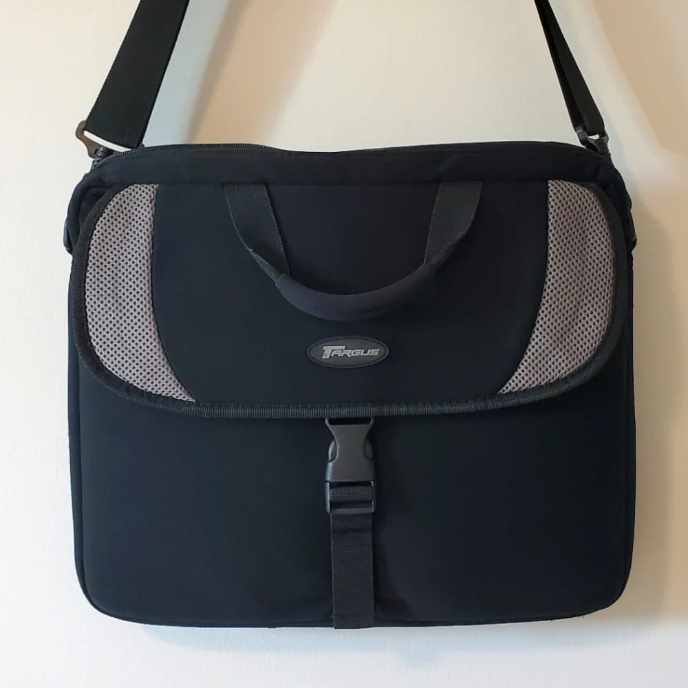 Targus Sport Slipcase Neoprene Laptop Sleeve Crossbody Bag - Black